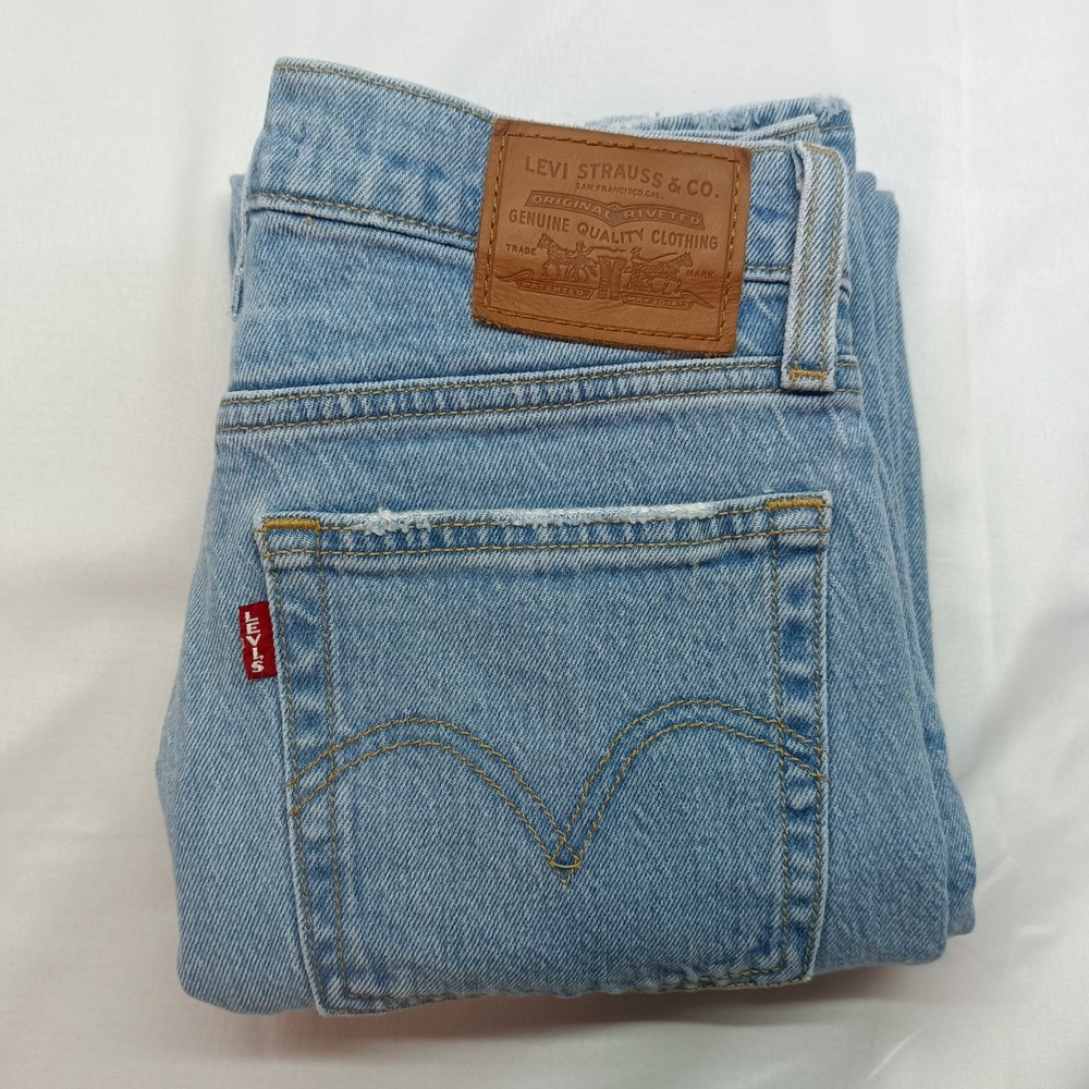 Levis Premium Wedgie Straight Light Wash Distressed Jeans Womens 25 Button Fly